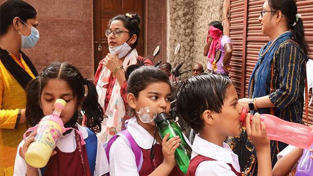 তীব্র দাবদাহ: পশ্চিমবঙ্গের স্কুল-কলেজে ছুটি ঘোষণা