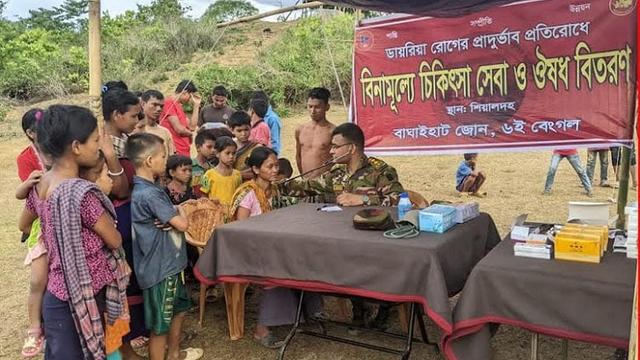 রাঙামাটিতে ডায়রিয়ার চিকিৎসায় সেনাবাহিনীর মেডিকেল টিম