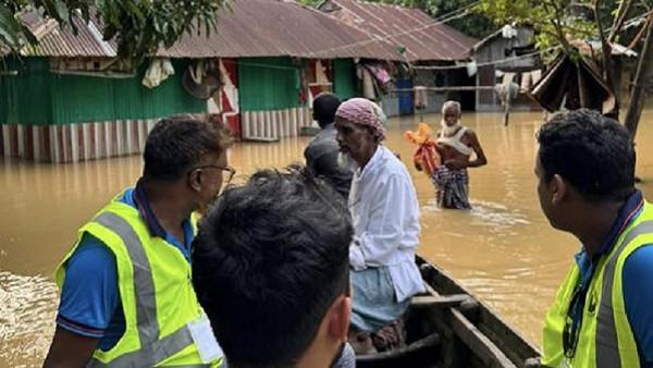 দুর্গত এলাকায় ৩৬ লাখ পানি বিশুদ্ধকরণ ট্যাবলেট বিতরণ