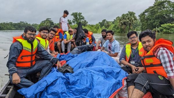 বন্যার্তদের জন্য বিএমএসএস এর মেডিকেল ক্যাম্প ও ত্রাণ সামগ্রী বিতরণ