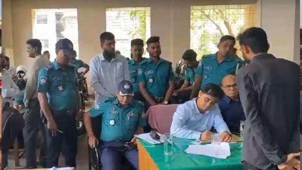 মুগদা মেডিকেল থেকে ২২ দালাল আটক