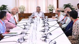 সকল নাগরিকের বিনামূল্যে প্রাথমিক চিকিৎসা নিশ্চিত করার প্রস্তাব কমিশনের