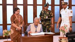 চট্টগ্রাম হার্ট ফাউন্ডেশন হাসপাতালের জন্য জমি বরাদ্দের দলিল হস্তান্তর
