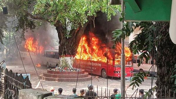 ছাত্র-জনতার ওপর হামলার দায়ে চাকরি হারাচ্ছেন চিকিৎসকসহ বিএমইউর ৩৪ কর্মকর্তা-কর্মচারী