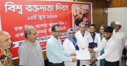 রক্তদাতাদের সম্মান জানাল বাংলাদেশ মেডিকেল বিশ্ববিদ্যালয়