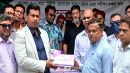 নারায়ণগঞ্জে ডেঙ্গু প্রতিরোধে হাসপাতালকে কিট সরবরাহ, জেলা প্রশাসনের তৎপরতা অব্যাহত