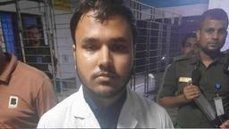 ঢাকা মেডিকেল কলেজ হাসপাতালে ভুয়া চিকিৎসক সেজে প্রতারণা, দুই যুবক আটক