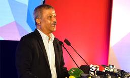 মানুষ নিরুপায় হয়ে বিদেশে যায়, দেশে মানসম্মত সেবা দিন: আসিফ নজরুল