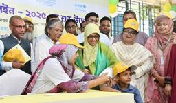 সারা দেশে প্রথম দিনেই টাইফয়েড টিকা নিয়েছে ১০ লাখের বেশি শিশু