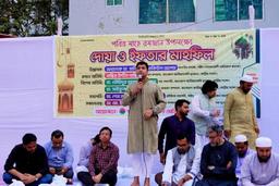 খোলা মাঠে সোহরাওয়ার্দী মেডিকেল কলেজ ছাত্রদলের ইফতার