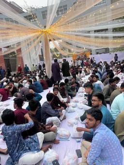 সোহরাওয়ার্দী মেডিকেলে ১৪০০ ছাত্রছাত্রী নিয়ে শিবিরের গণ-ইফতার