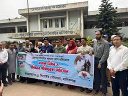 সিংগাইর উপজেলা স্বাস্থ্য কমপ্লেক্সে আকস্মিক পরিদর্শনে স্বাস্থ্যমন্ত্রী