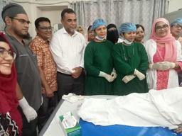 সরকারি হাসপাতালে প্রথমবারের মতো গর্ভের শিশুর শরীরে সফল রক্ত সঞ্চালন