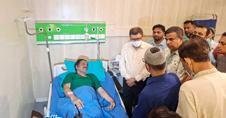 আহত ডা. আসাদুর রহমানকে দেখতে ঢামেকে স্বাস্থ্যমন্ত্রী