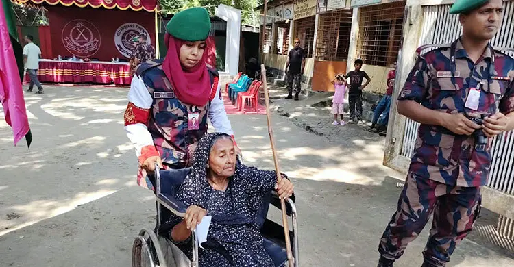 জয়পুরহাট সীমান্তে দরিদ্র এলাকাবাসীকে বিজিবির ফ্রি চিকিৎসাসেবা