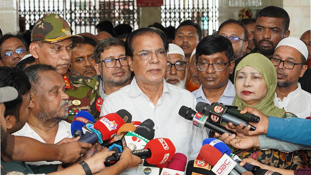 ত্রাণমন্ত্রী অধ্যক্ষ আসাদুল হাবিব দুলু