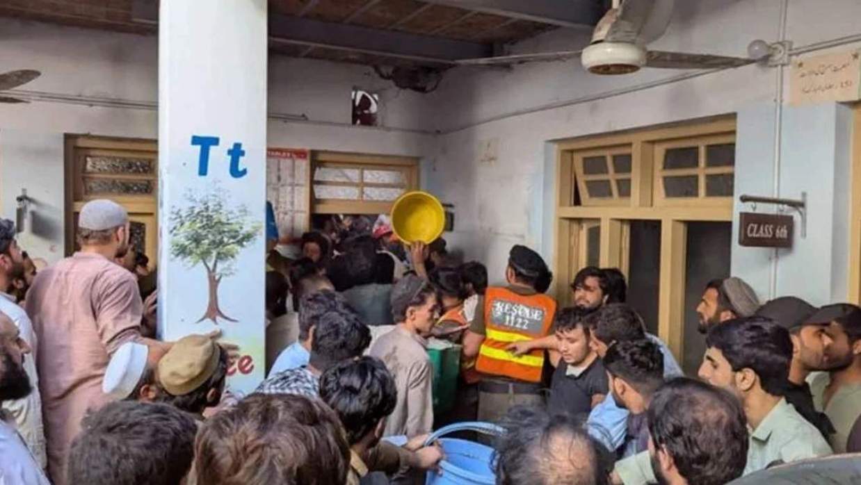 পাকিস্তানে স্কুলের ছাদ ধসে ১৭ শিশুর প্রাণহানি