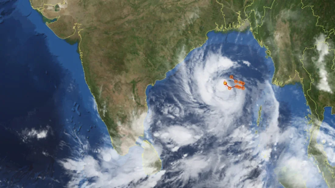 অতি প্রবল ঘূর্ণিঝড়ে রূপ নিয়েছে ‘অর্ণব’