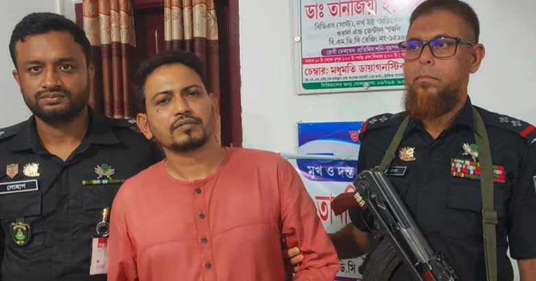 এমবিবিএস ডিগ্রি নেই; অন্য চিকিৎসকের নাম-প্যাড ব্যবহার করে প্রতারণা
