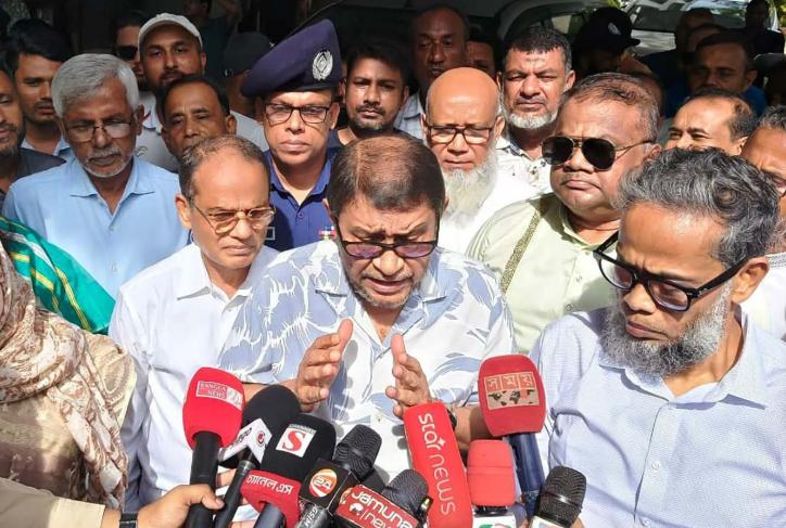 সরকারি হাসপাতালের আশেপাশে নতুন ক্লিনিকের অনুমোদন দেওয়া হবে না: স্বাস্থ্যমন্ত্রী