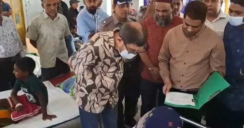 আকস্মিক পরিদর্শনে চরভদ্রাসন উপজেলা স্বাস্থ্য কমপ্লেক্সে স্বাস্থ্যমন্ত্রী, টিএফপিএ’কে বদলি