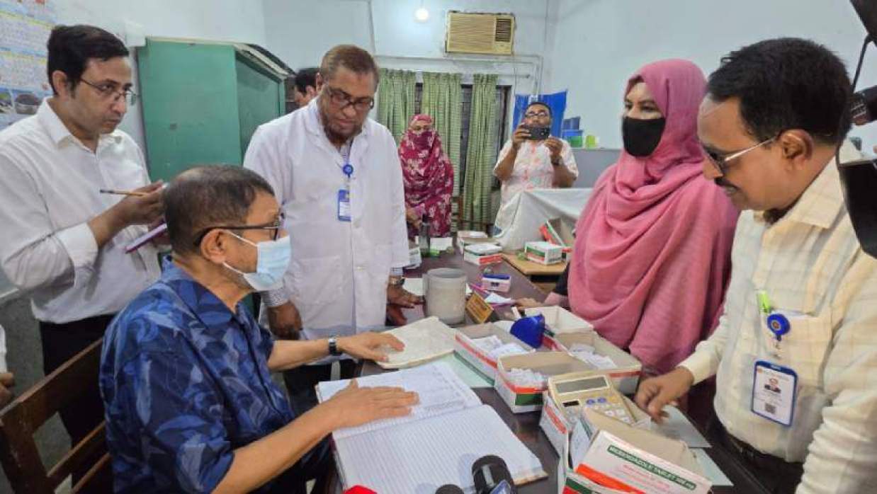 ১৭ বছর ব্যাঙের ছাতার মতো প্রাইভেট ক্লিনিক-হাসপাতাল গড়ে উঠেছে: স্বাস্থ্যমন্ত্রী