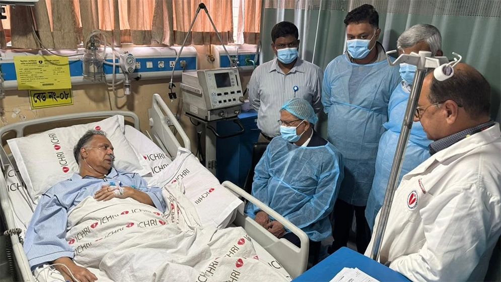 অসুস্থ জ্বালানিমন্ত্রীর খোঁজ নিতে ইব্রাহিম কার্ডিয়াক হাসপাতালে রাষ্ট্রপতি